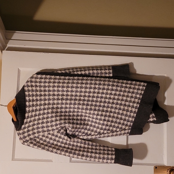 Aeropostale grey and white gingham wrap cardigan - Picture 2 of 3